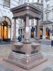 Uk-greater-london-london-corporation-of-london-royal-exchange-broken-fountain